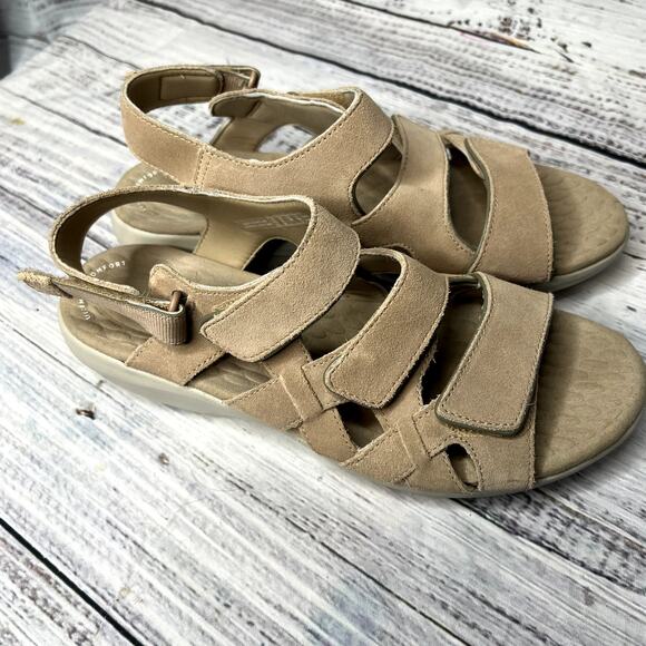 Clarks Ultimate Comfort Collection Hook And Loop Sandals Tan 9 - Picture 2 of 4